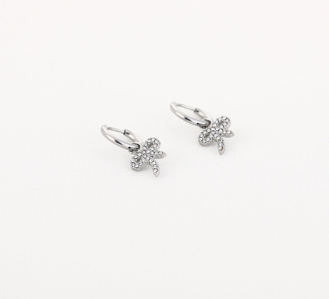 Strikjes hangers met diamantjes