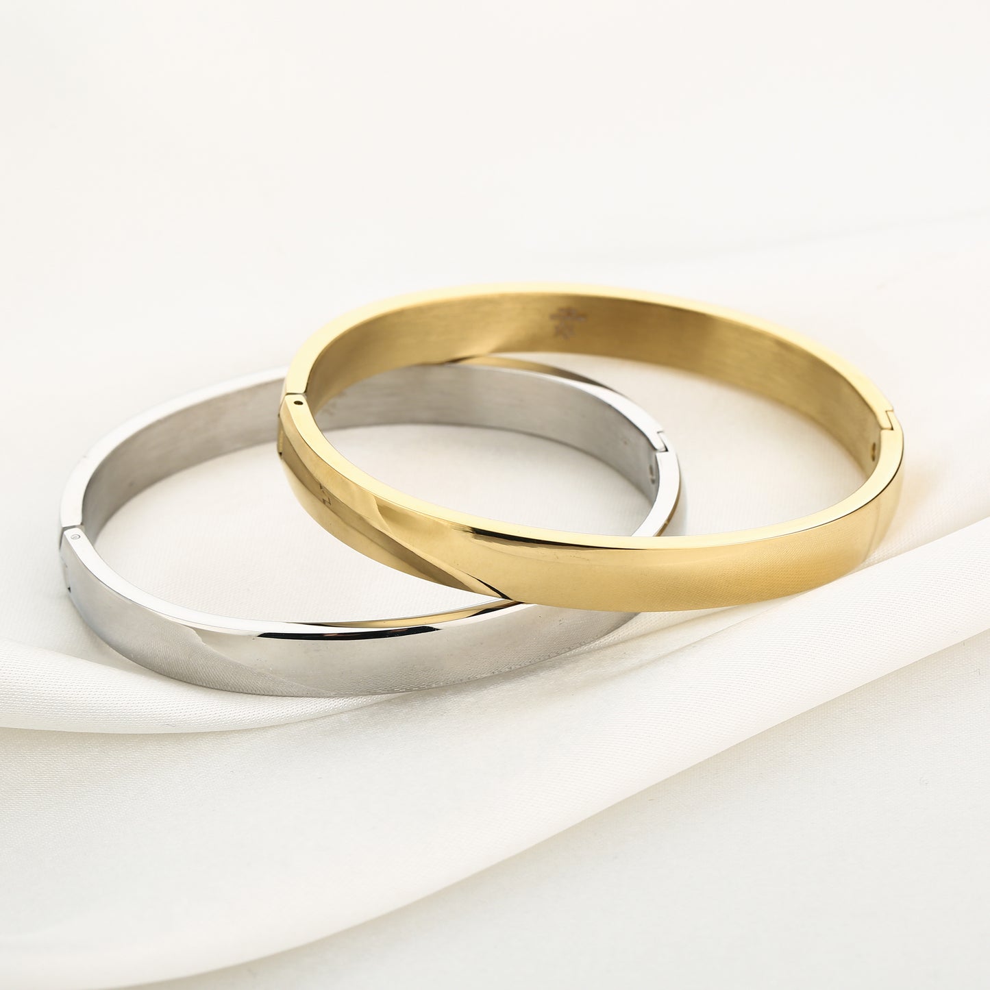 Bangle armband