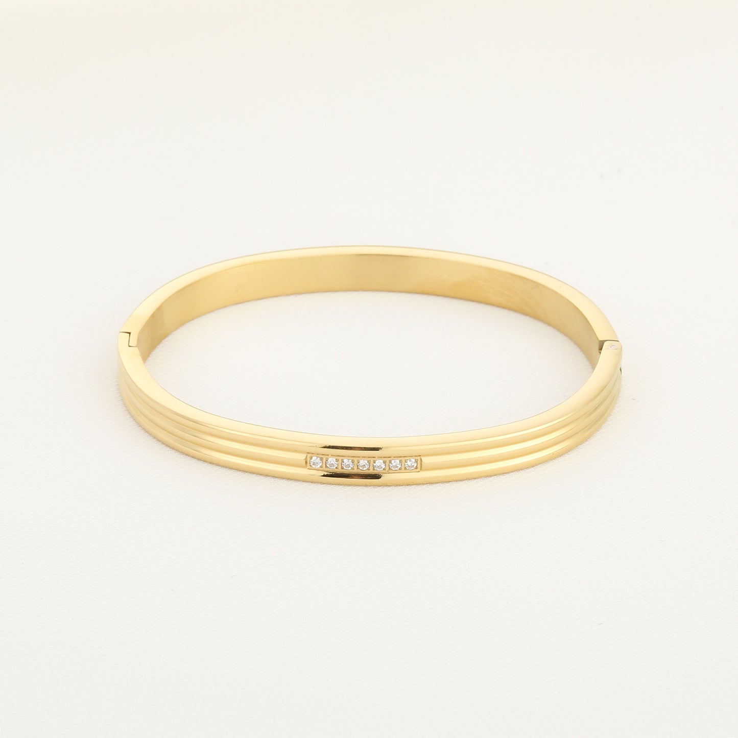 Basic bangle met steentjes