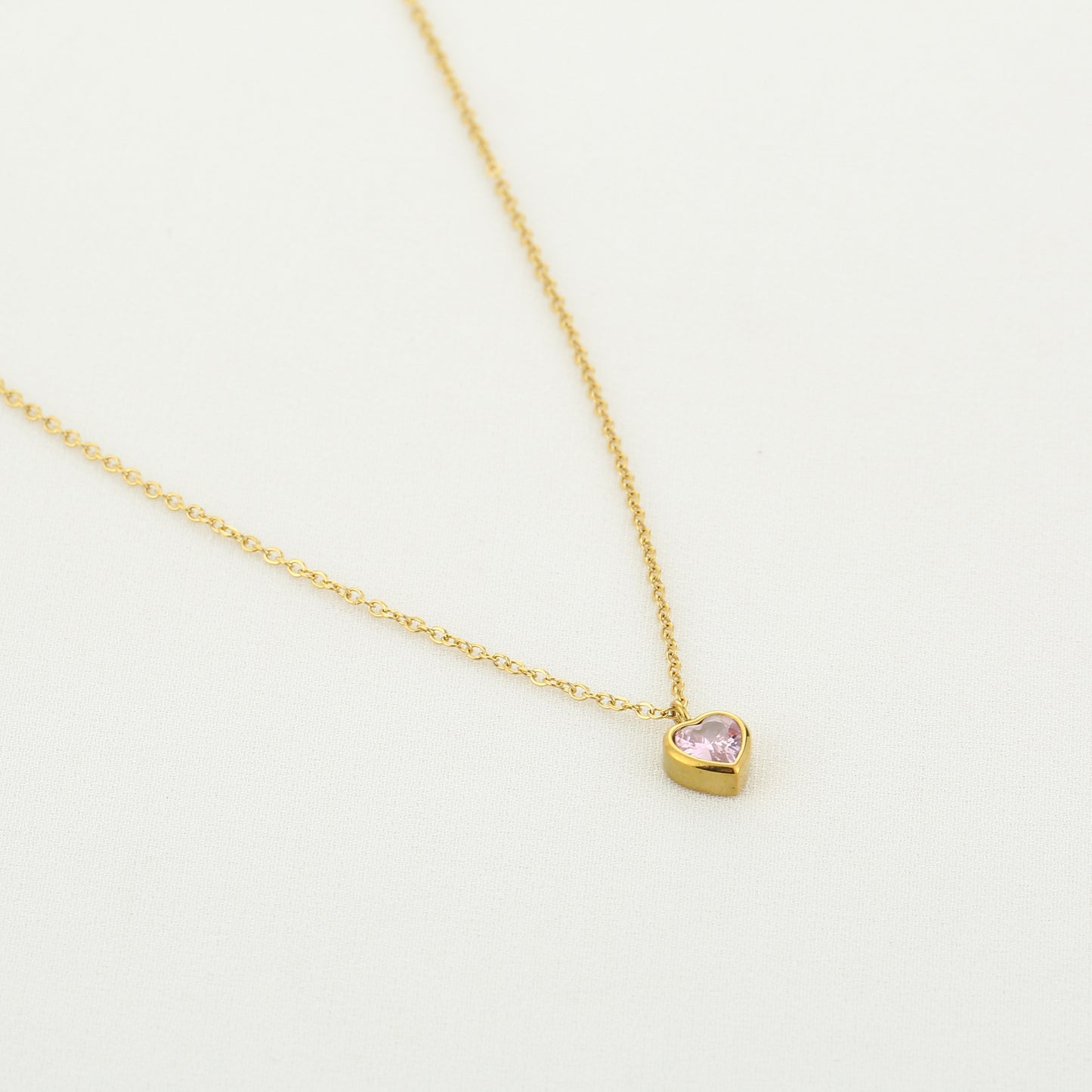 Ketting met zirkonia hartje