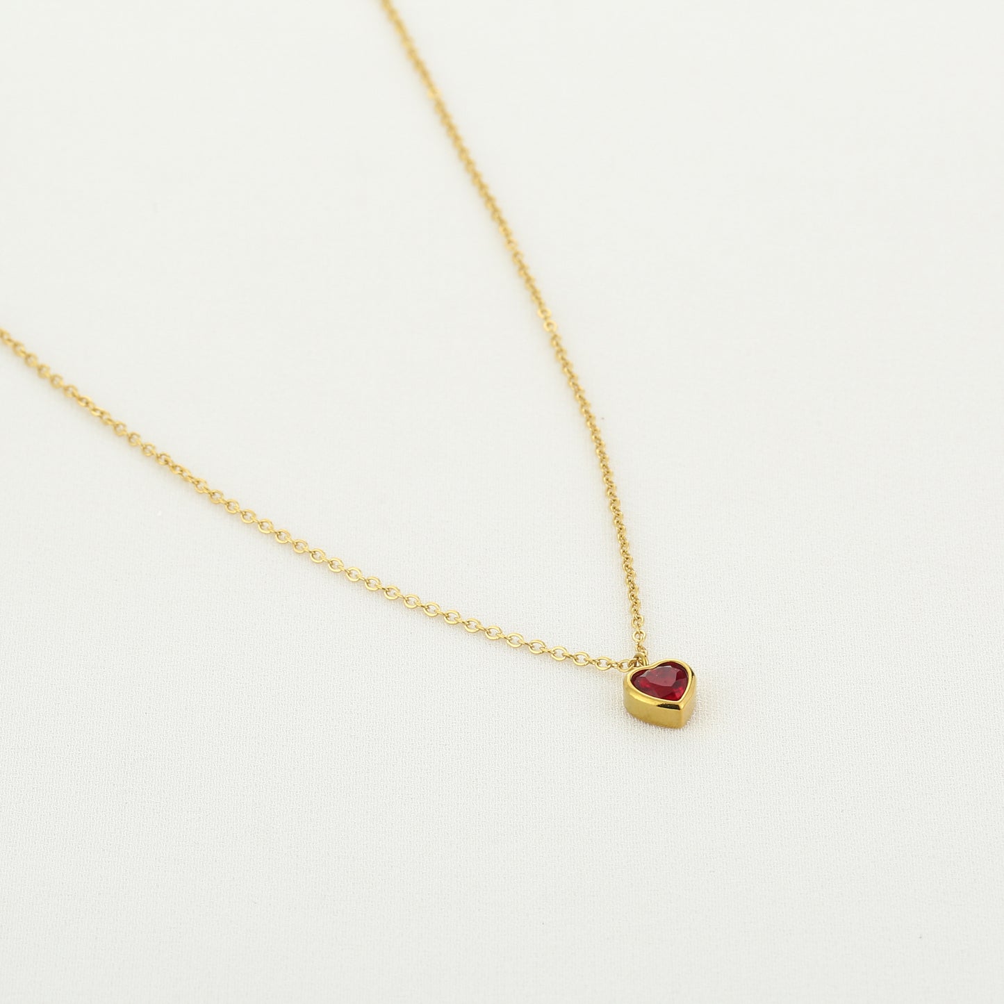 Ketting met zirkonia hartje