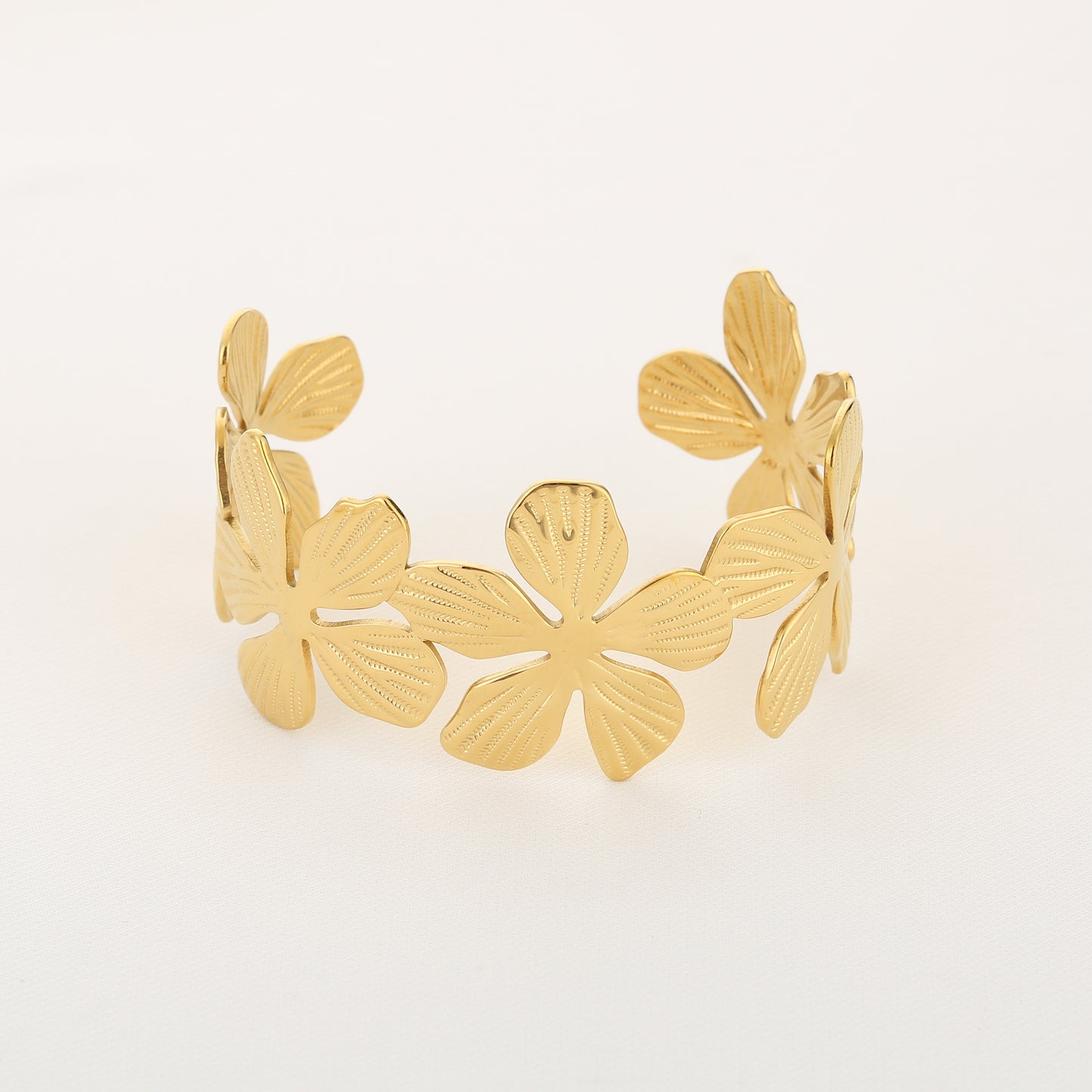 Flower bangle